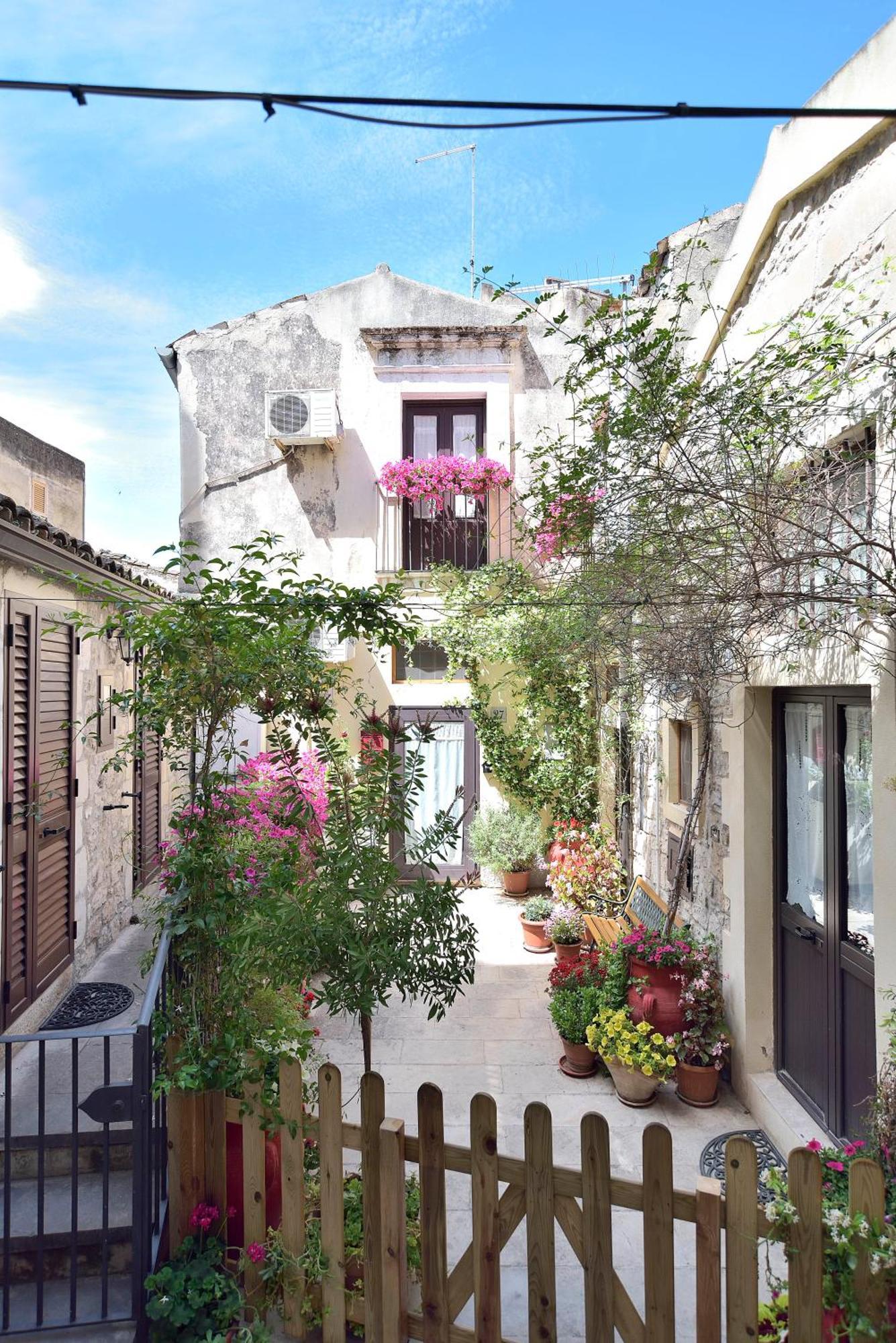 Del Vicolo Stretto * Modica